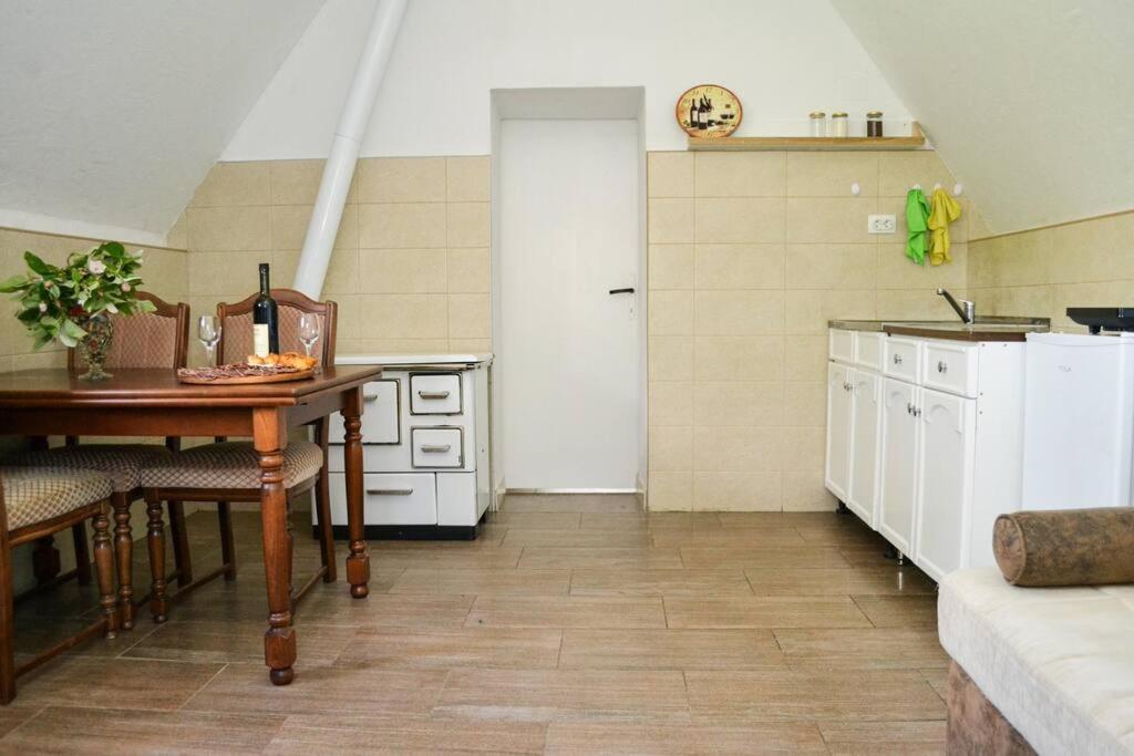 Grandma'S Hut Villa Nikšić Eksteriør billede
