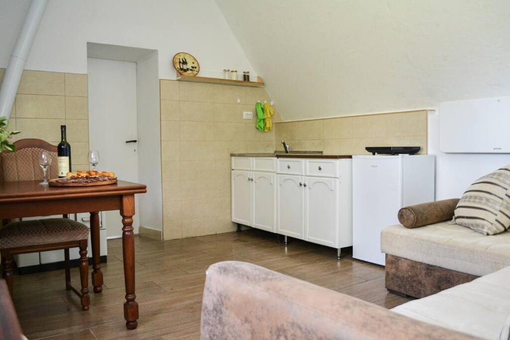 Grandma'S Hut Villa Nikšić Eksteriør billede